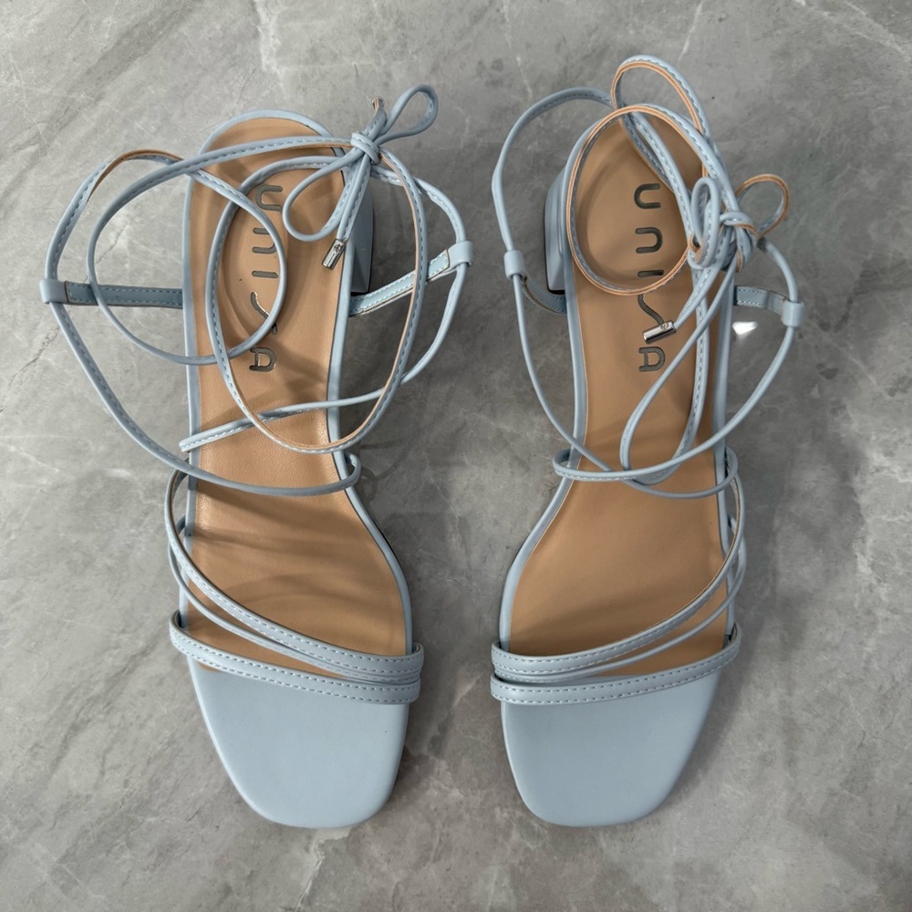 NWOT Women’s Unisa Venina Lace Up Tie Strappy Block Heel Sandals Size 10 - Picture 3 of 14